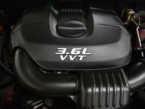 Used 2014 Jeep Grand Cherokee Overland w/ Advanced Technology Group image 26