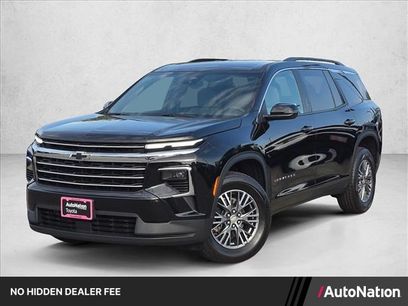 Used 2025 Chevrolet Traverse LT