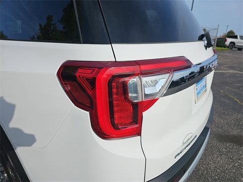 Certified 2023 GMC Acadia SLE w/ Driver Convenience Package image 35