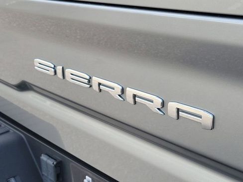 Used 2024 GMC Sierra 2500 AT4 w/ AT4 Premium Plus Package AWD/4WD image 6