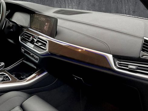 Used 2022 BMW X5 xDrive40i w/ Parking Assistance Package image 21