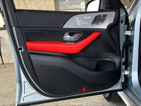 Used 2025 Mercedes-Benz GLE 53 AMG 4MATIC image 21