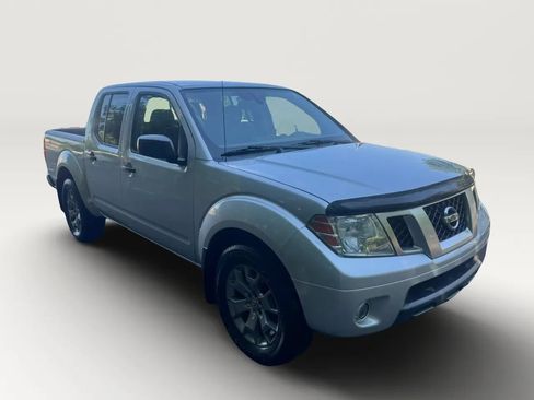 Used 2020 Nissan Frontier SV RWD image 7