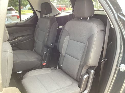 Used 2020 Chevrolet Traverse LT image 38