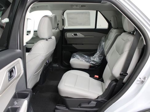 New 2026 Ford Explorer Active image 25