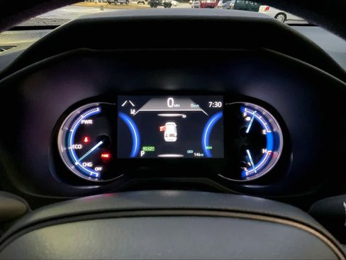 Used 2025 Toyota RAV4 XLE image 25