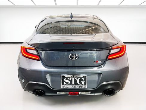 Used 2023 Toyota GR86 RWD image 5