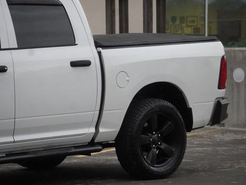 Used 2016 RAM 1500 Express AWD/4WD image 30