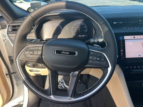 New 2026 Jeep Grand Cherokee Limited AWD/4WD image 10