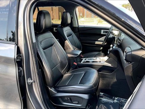 Certified 2023 Ford Explorer Limited w/ Limited Technology Package AWD/4WD image 7