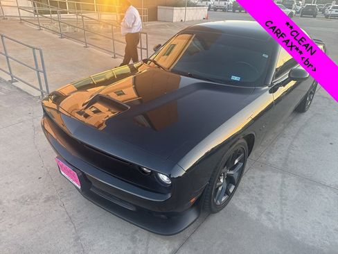 Used 2022 Dodge Challenger R/T w/ Blacktop Package image 4
