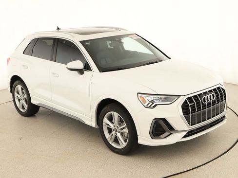 Certified 2023 Audi Q3 2.0T Premium Plus w/ Premium Plus Package AWD/4WD image 36
