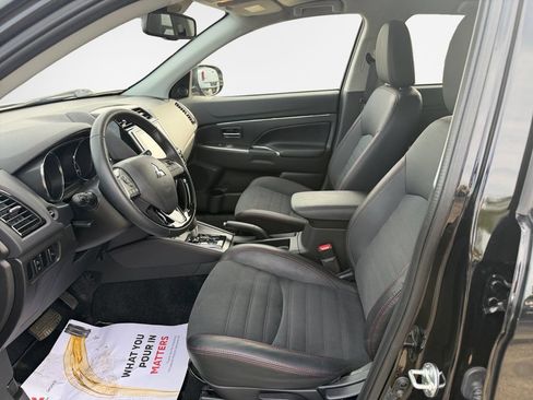 Used 2024 Mitsubishi Outlander Sport SE AWD/4WD image 12
