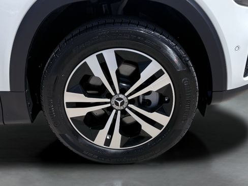 Used 2025 Mercedes-Benz GLB 250 image 9