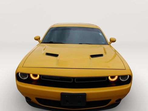 Used 2018 Dodge Challenger SXT Plus RWD image 2