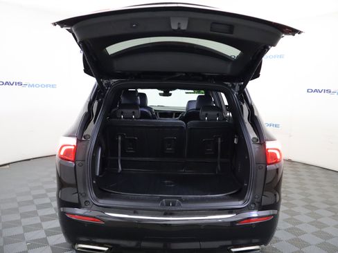 Certified 2024 Buick Enclave Essence w/ Sport Touring Edition image 8