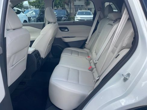 Certified 2022 Nissan Rogue SL w/ SL Premium Package FWD image 9