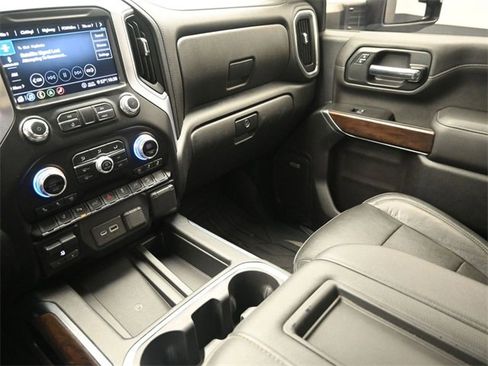 Used 2020 GMC Sierra 2500 SLT w/ SLT Premium Plus Package image 32