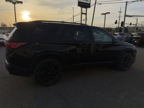 Used 2023 Chevrolet Traverse LT image 10