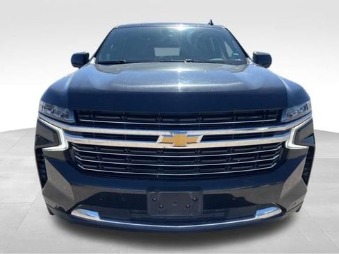 Used 2024 Chevrolet Suburban LT image 2