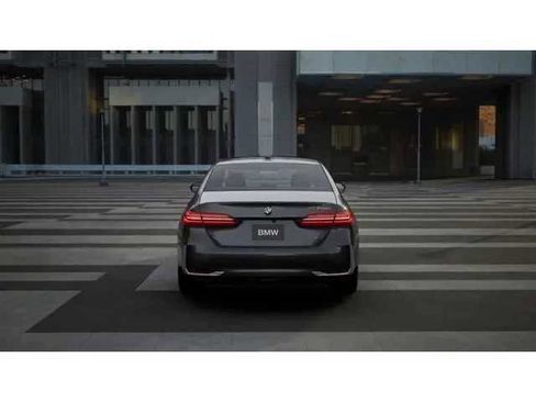 New 2027 BMW 530i RWD image 5