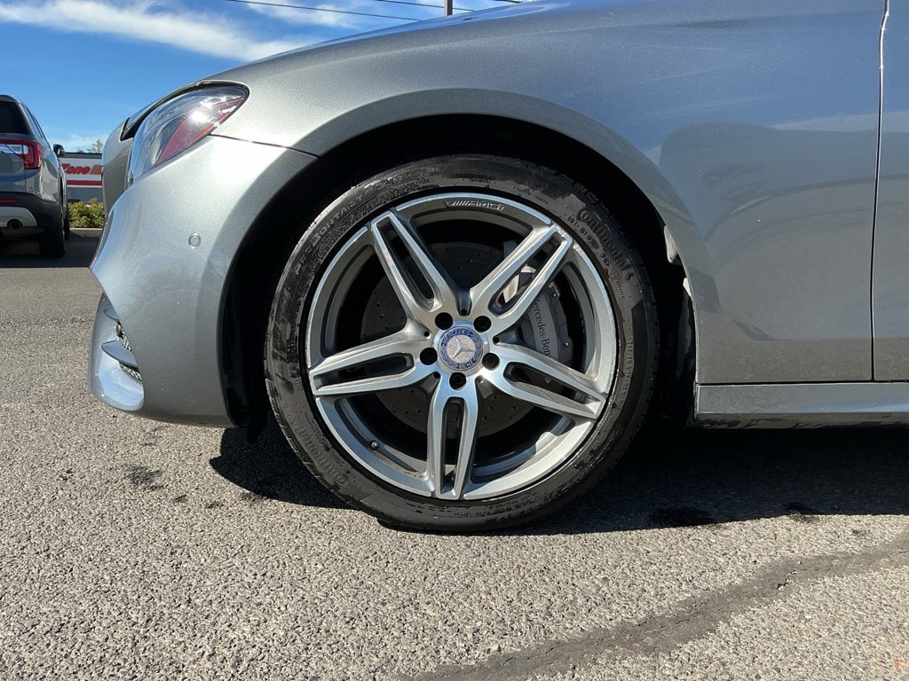 Used 2017 Mercedes-Benz E 300 4MATIC image 8