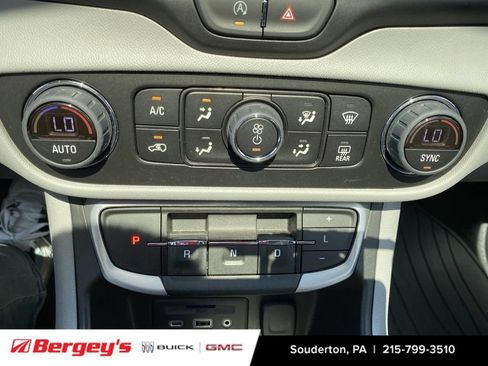 Used 2023 GMC Terrain SLT FWD image 19