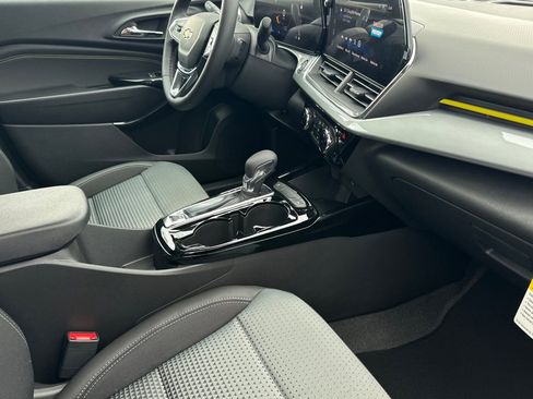 New 2026 Chevrolet Trax LT w/ Driver Confidence Package image 15