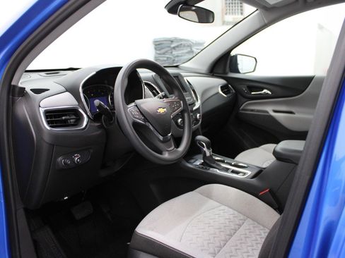 Used 2024 Chevrolet Equinox LS w/ LS Convenience Package image 7