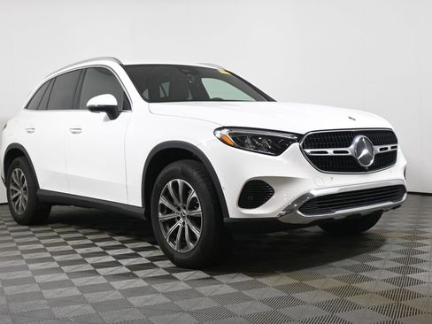Used 2024 Mercedes-Benz GLC 300 4MATIC image 9