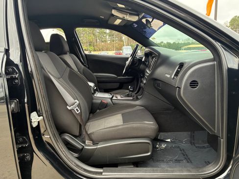 Used 2020 Dodge Charger SXT w/ Blacktop Package image 13