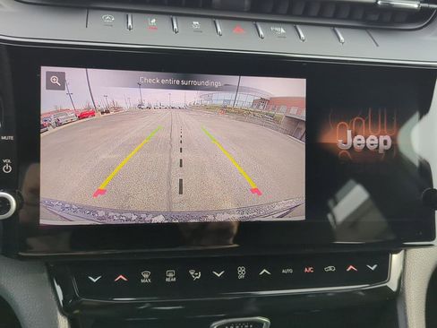 New 2026 Jeep Grand Cherokee Altitude AWD/4WD image 22