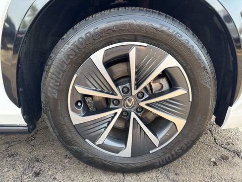 Used 2023 Lexus RZ 450e Premium w/ Technology Package image 32