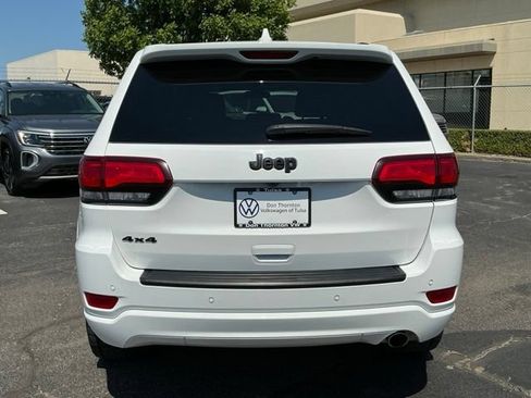 Used 2021 Jeep Grand Cherokee Laredo X AWD/4WD image 4