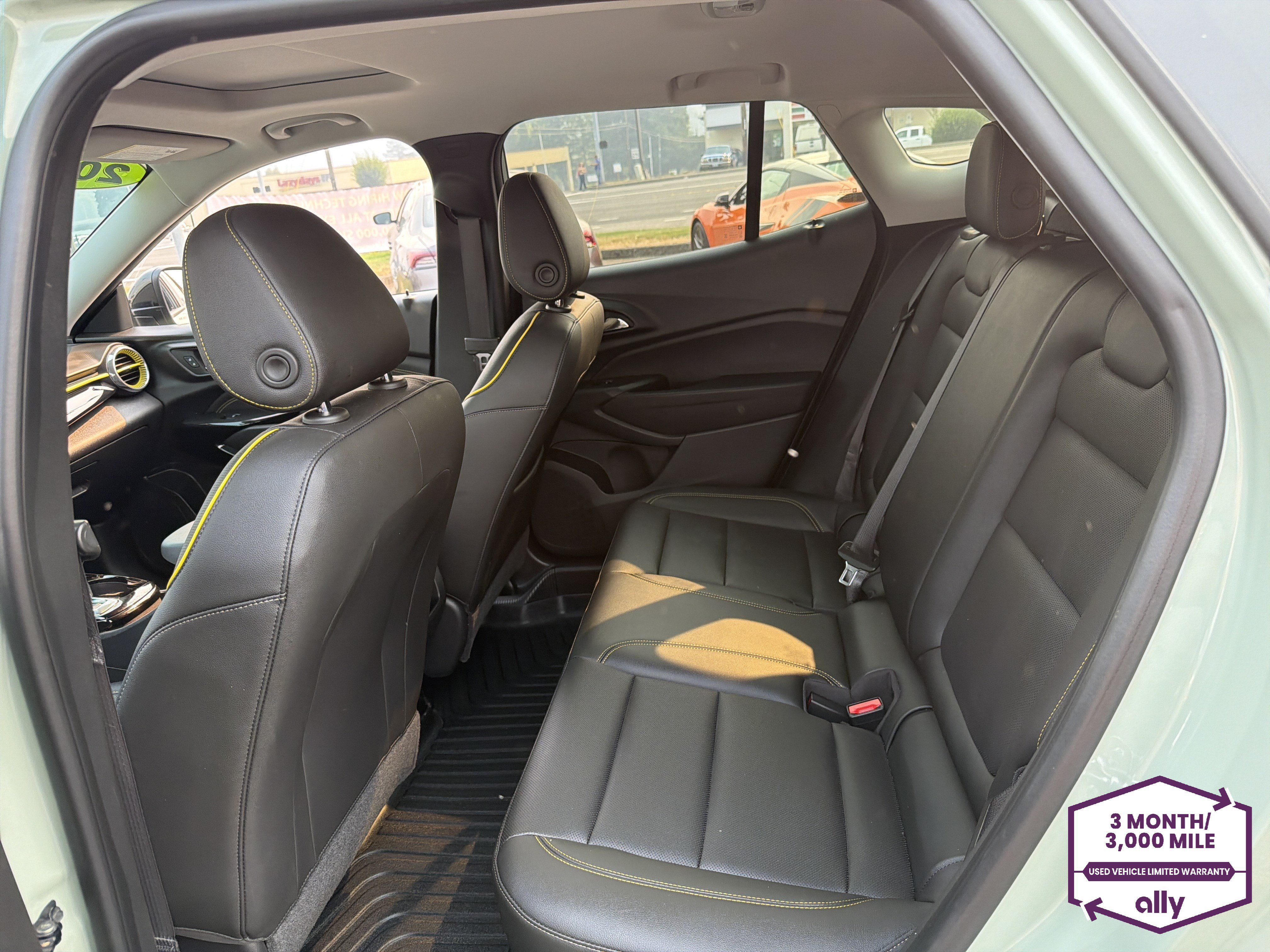 Used 2025 Chevrolet Trax ACTIV w/ Sunroof Package FWD image 11