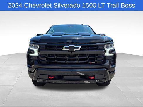 Used 2024 Chevrolet Silverado 1500 LT Trail Boss w/ LT Trail Boss Premium Package AWD/4WD image 9