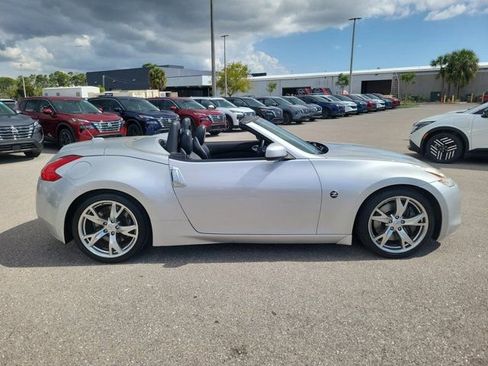 Used 2011 Nissan 370Z Touring w/ Sport Pkg image 3