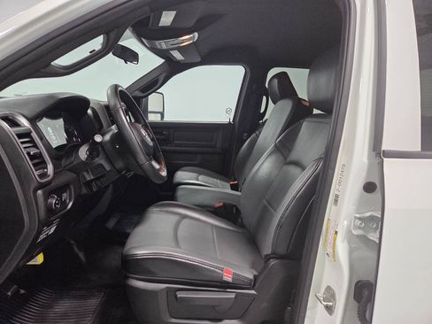 Used 2024 RAM 2500 Tradesman w/ Chrome Appearance Group AWD/4WD image 10