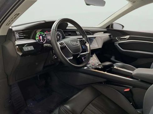 Used 2024 Audi Q8 e-tron Premium AWD/4WD image 61