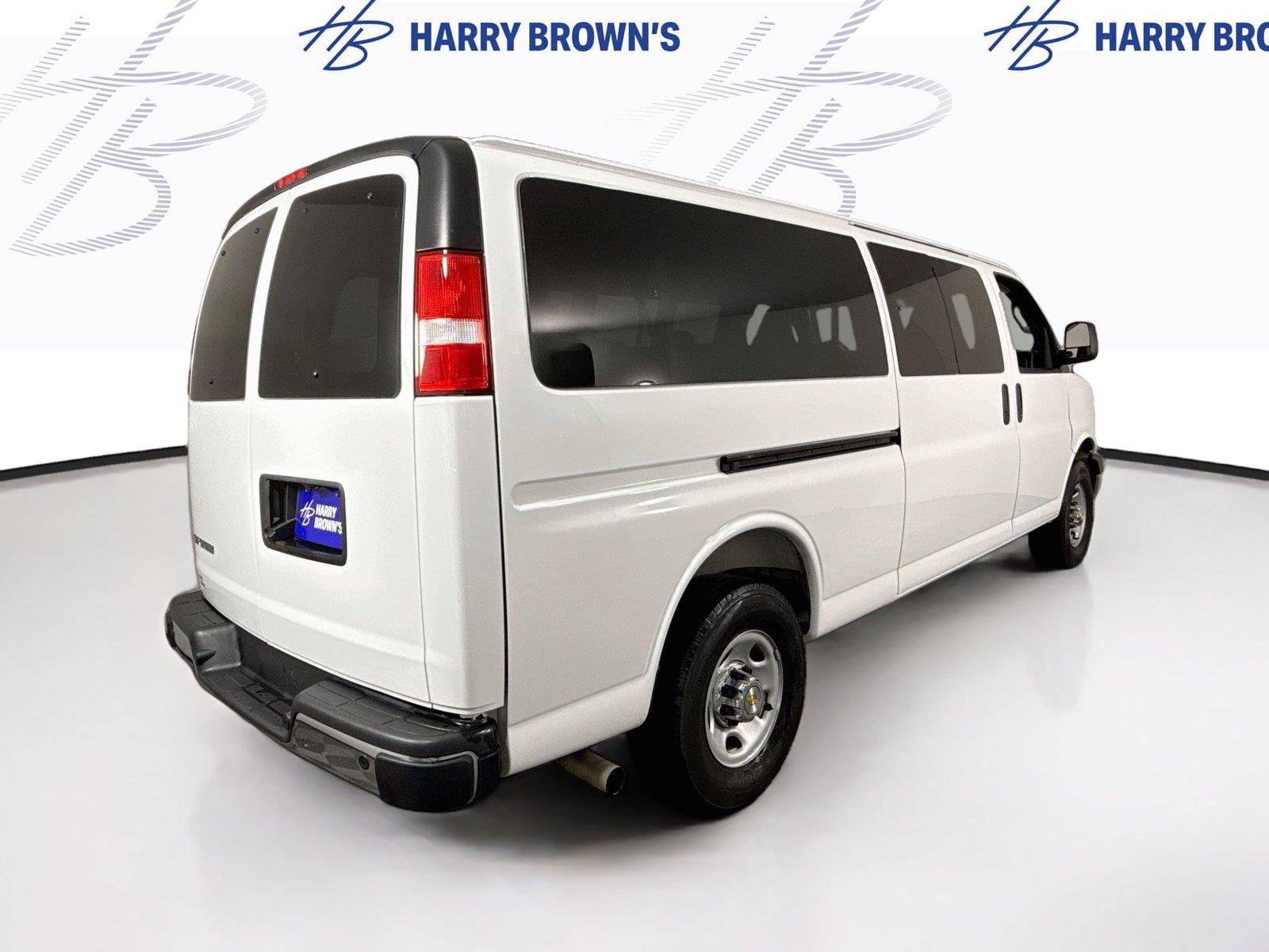 Used 2025 Chevrolet Express 3500 LT w/ LT Preferred Equipment Group RWD image 28