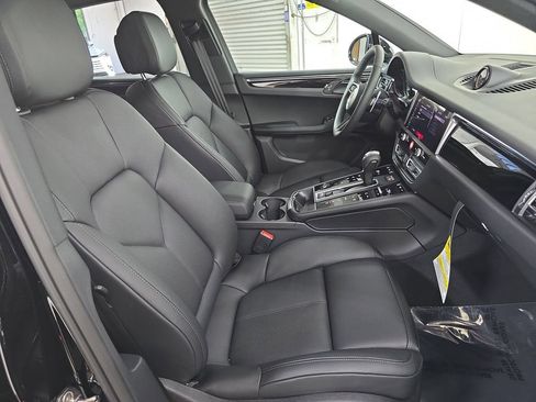 Certified 2026 Porsche Macan S AWD/4WD image 27