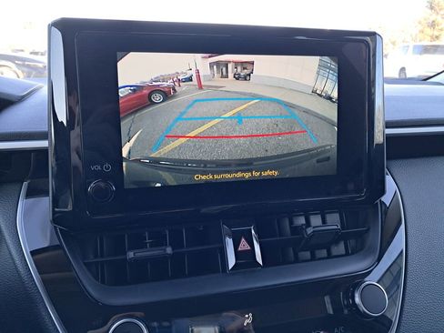 Used 2025 Toyota Corolla LE image 17