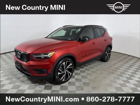 Used 2020 Volvo XC40 T5 R-Design AWD/4WD image 3