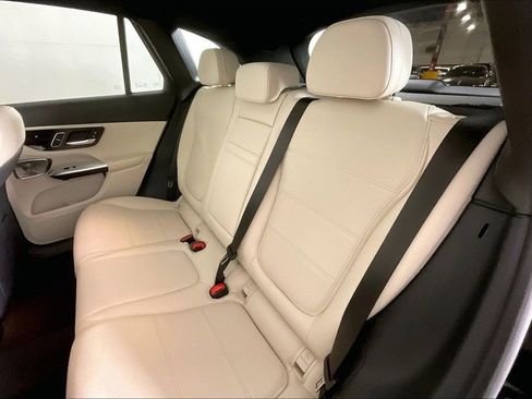 Used 2026 Mercedes-Benz GLC 300 4MATIC image 10