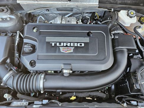 Used 2023 Cadillac XT4 Sport w/ LPO, Onyx Lite Package image 33