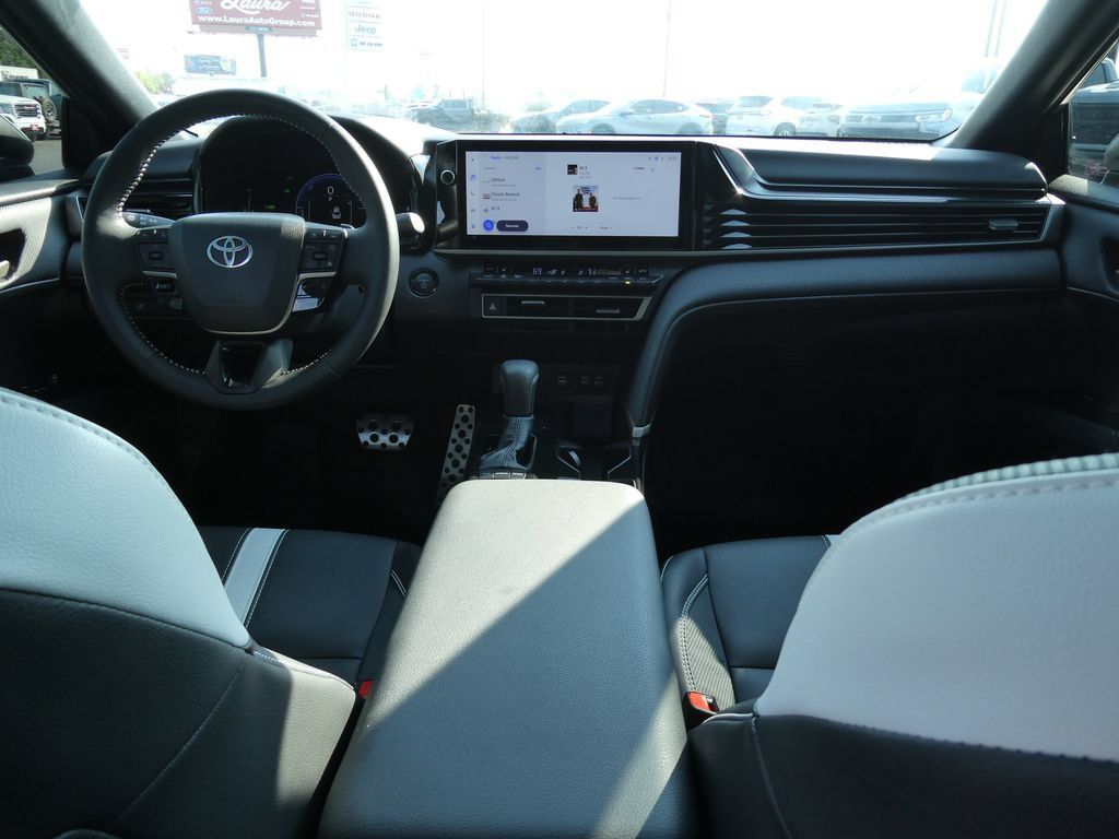 Used 2026 Toyota Camry SE w/ Multimedia Upgrade Package FWD image 20