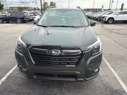 Used 2023 Subaru Forester Limited AWD/4WD image 3