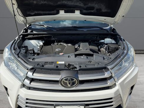 Certified 2019 Toyota Highlander XLE AWD/4WD image 20