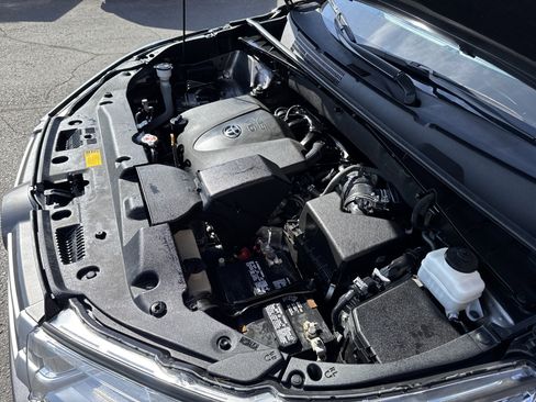 Used 2019 Toyota Highlander LE image 16