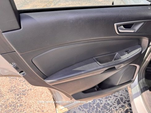 Used 2015 Ford Edge SE FWD image 19